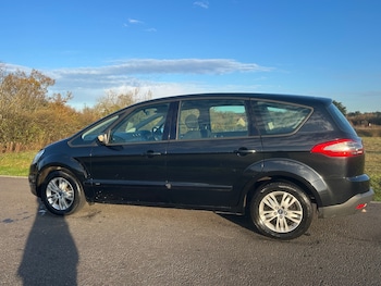 Used Ford S-Max 2010 for sale - 74902940: Photo