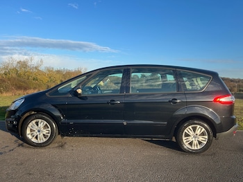 Used Ford S-Max 2010 for sale - 74902940: Photo