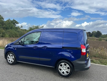 Used Ford Transit Courier 2017 for sale - 75919107: Photo 2