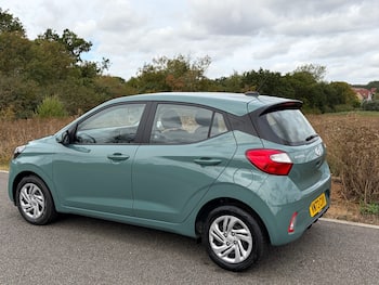 Used Hyundai i10 2023 for sale - 79719314: Photo