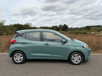 Used Hyundai i10 2023 for sale - 79719314: Photo