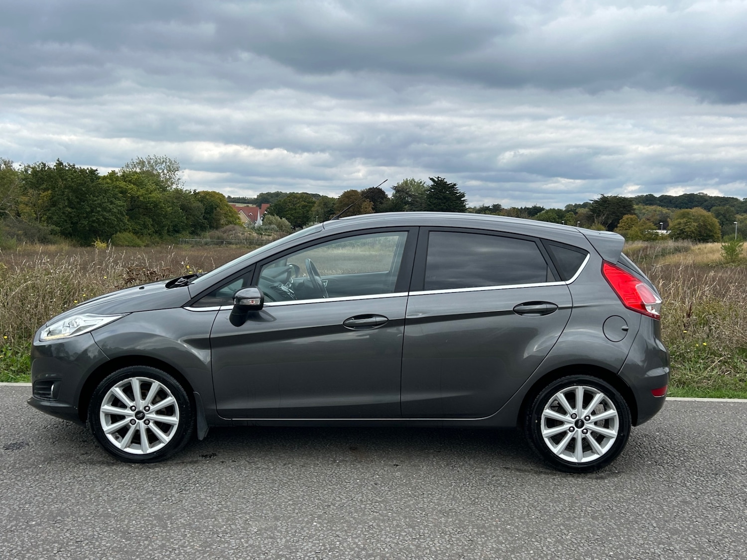 Used Ford Fiesta 2015 for sale - 77638809: Photo 2