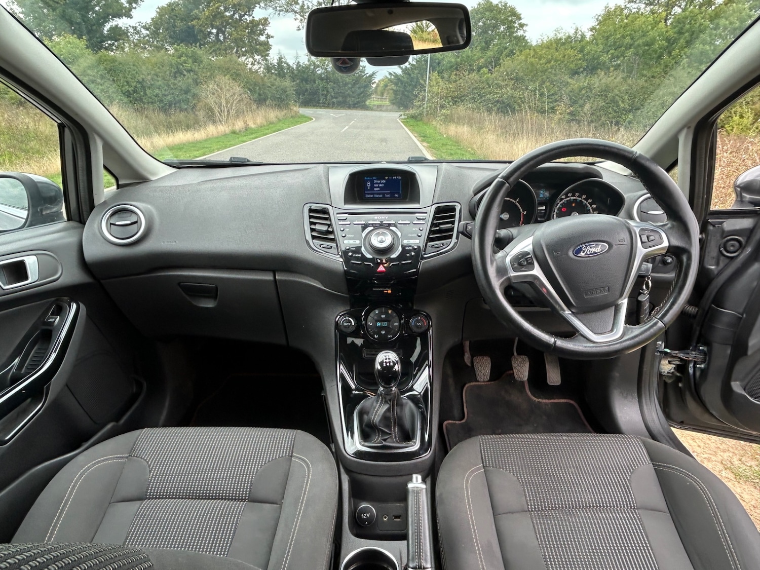 Used Ford Fiesta 2015 for sale - 77638809: Photo 5