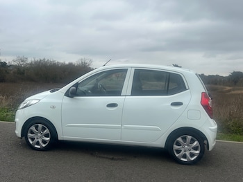 Used Hyundai i10 2012 for sale - 76947132: Photo