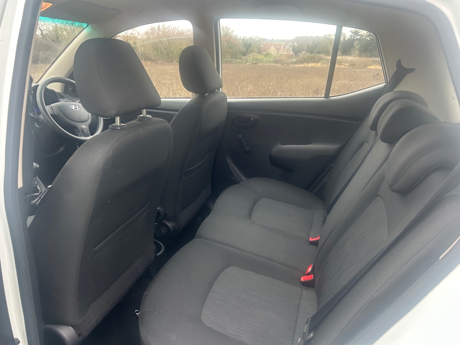 Used Hyundai i10 2012 for sale - 76947132: Photo 8