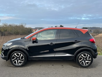 Used Renault Captur 2017 for sale - 77257596: Photo