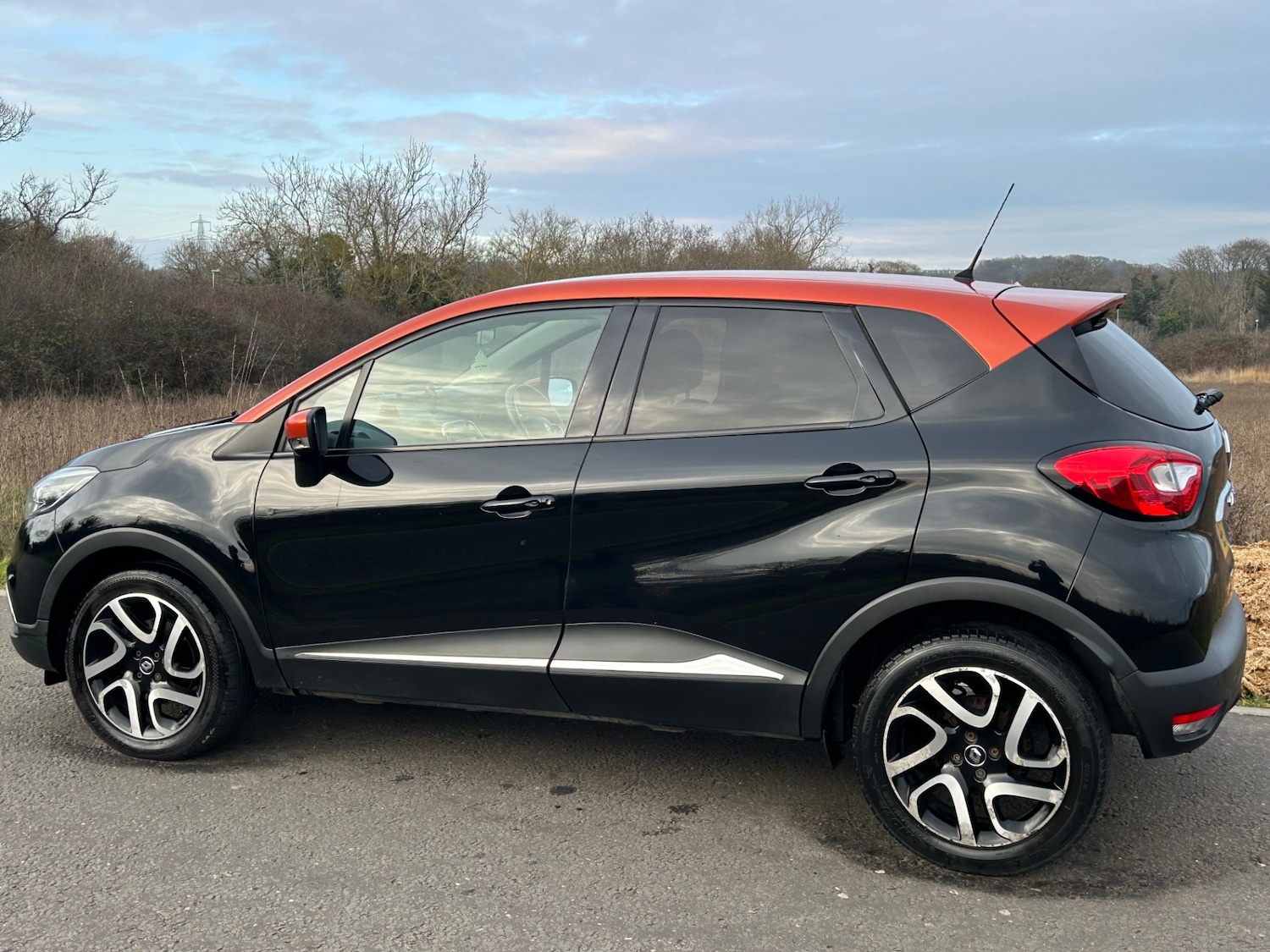 Used Renault Captur 2017 for sale - 77257596: Photo 2