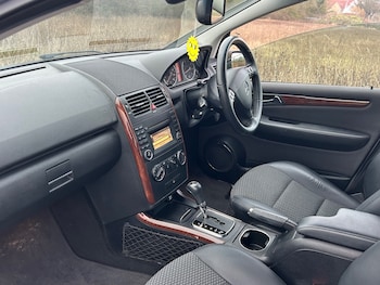 Used Mercedes-Benz A-Class 2009 for sale - 77564287: Photo