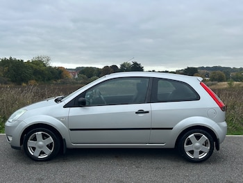 Used Ford Fiesta 2005 for sale - 76192802: Photo