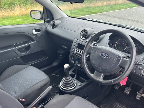 Used Ford Fiesta 2005 for sale - 76192802: Photo 7