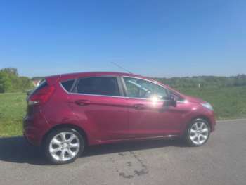 2010 (10) - 1.4 TDCi Titanium 5dr