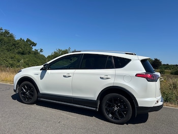 Used Toyota RAV4 2018 for sale - 75215526: Photo