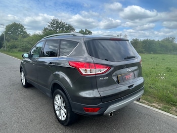 Used Ford Kuga 2015 for sale - 76317397: Photo