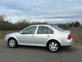 Used Volkswagen Bora 2000 for sale - 77245867: Photo