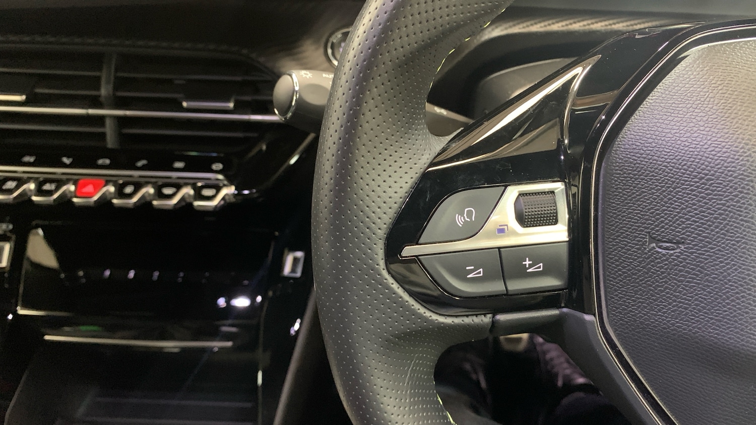 Used Peugeot 208 2022 for sale - 76621439: Photo 23