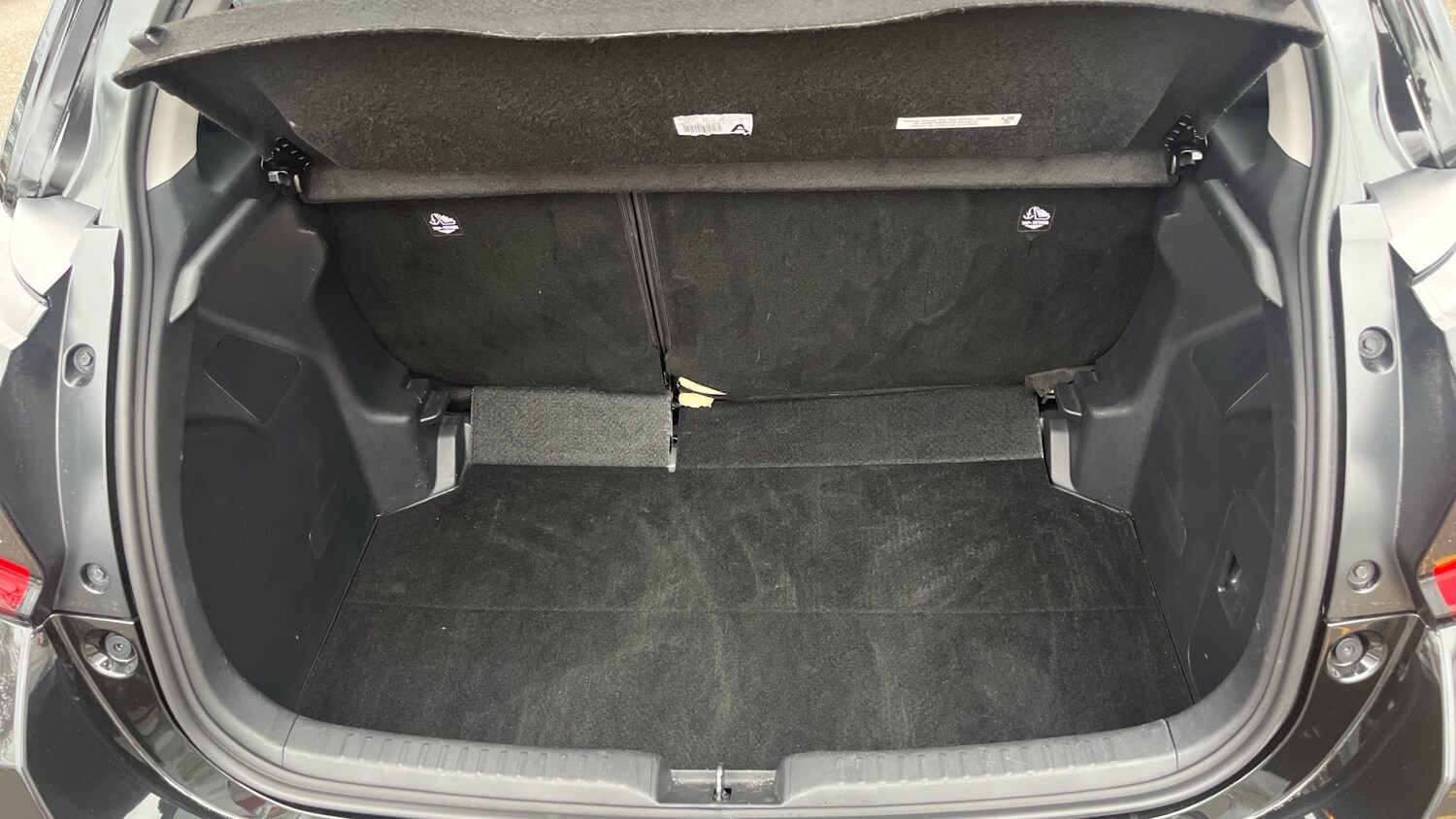 Used Toyota Yaris 2022 for sale - 76953768: Photo 20