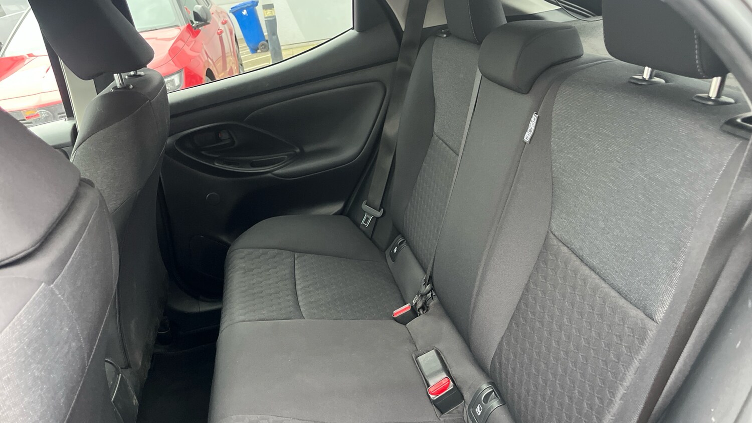 Used Toyota Yaris 2022 for sale - 76953768: Photo 32