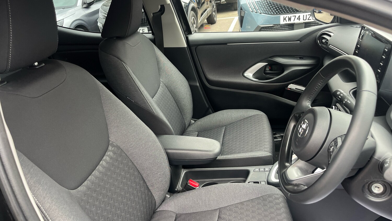 Used Toyota Yaris 2022 for sale - 76953768: Photo 41