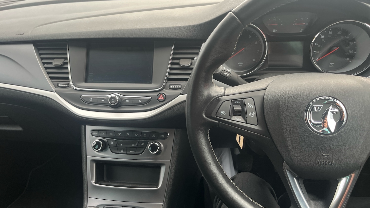 Used Vauxhall Astra 2018 for sale - 76702986: Photo 11