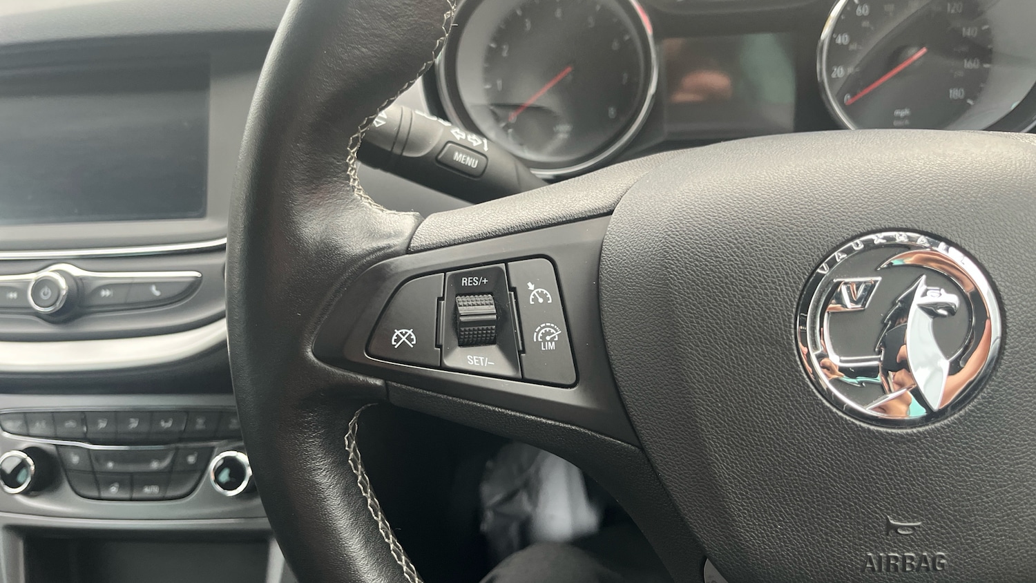 Used Vauxhall Astra 2018 for sale - 76702986: Photo 24