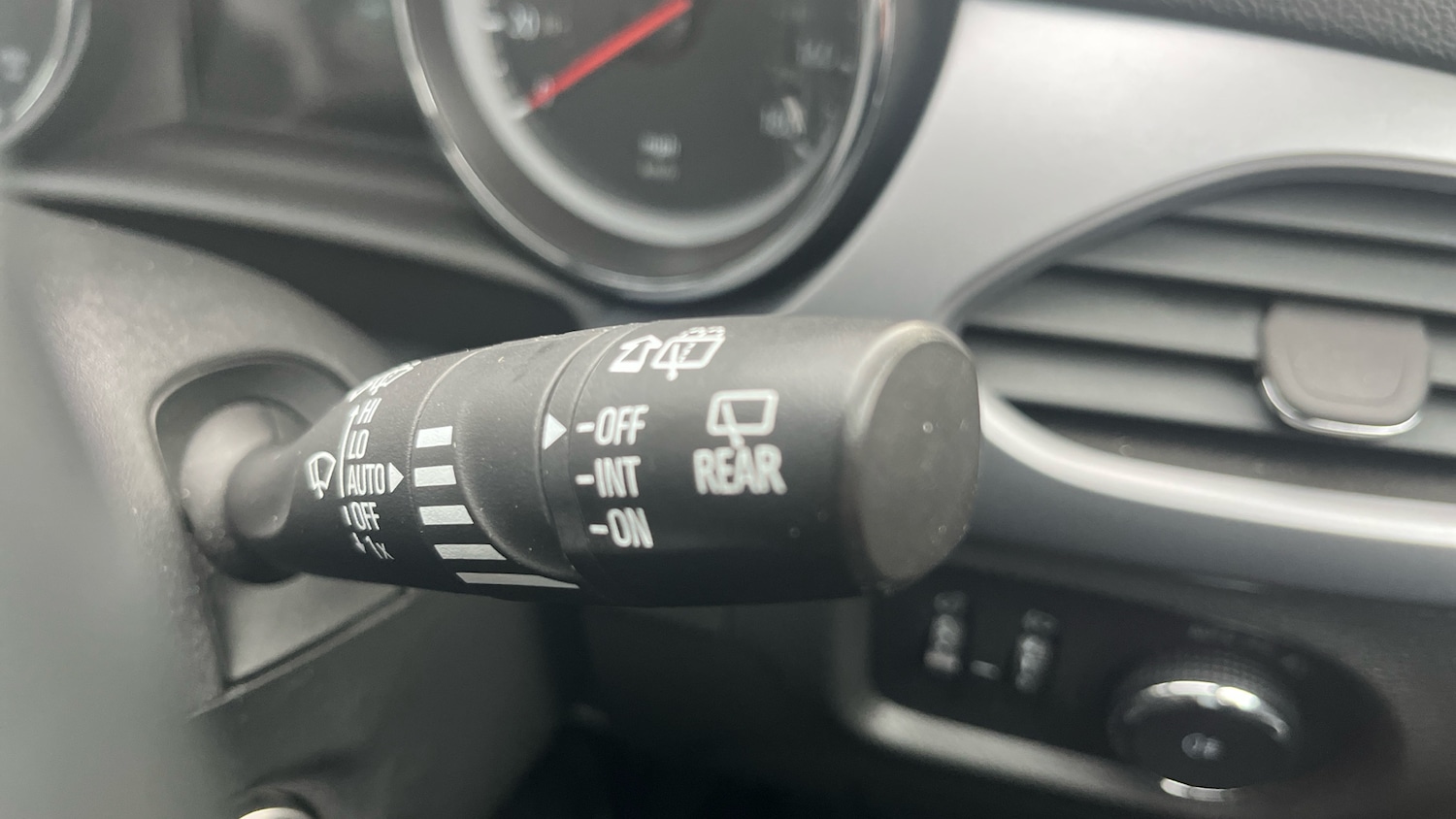 Used Vauxhall Astra 2018 for sale - 76702986: Photo 29