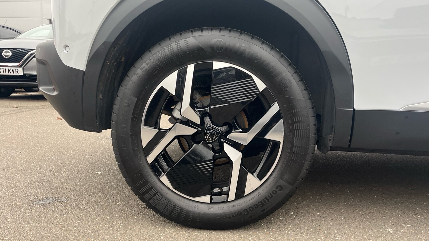 Used Peugeot 2008 2023 for sale - 77412831: Photo 17