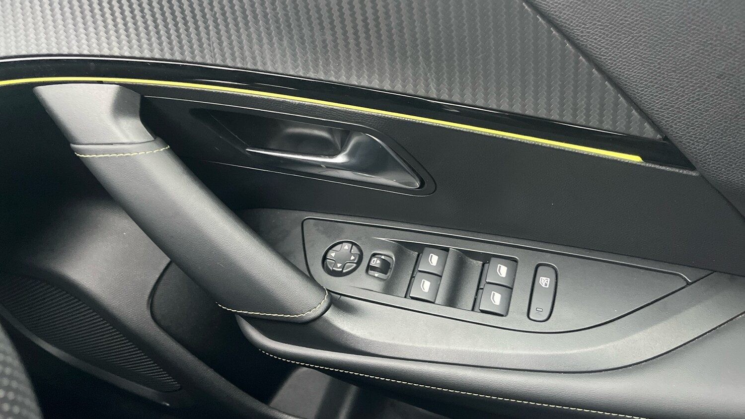 Used Peugeot 2008 2023 for sale - 77412831: Photo 23