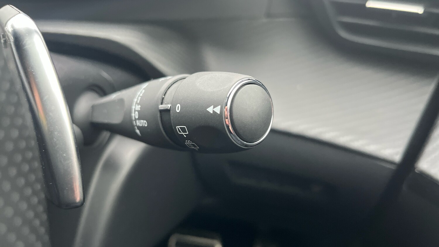 Used Peugeot 2008 2023 for sale - 77412831: Photo 29