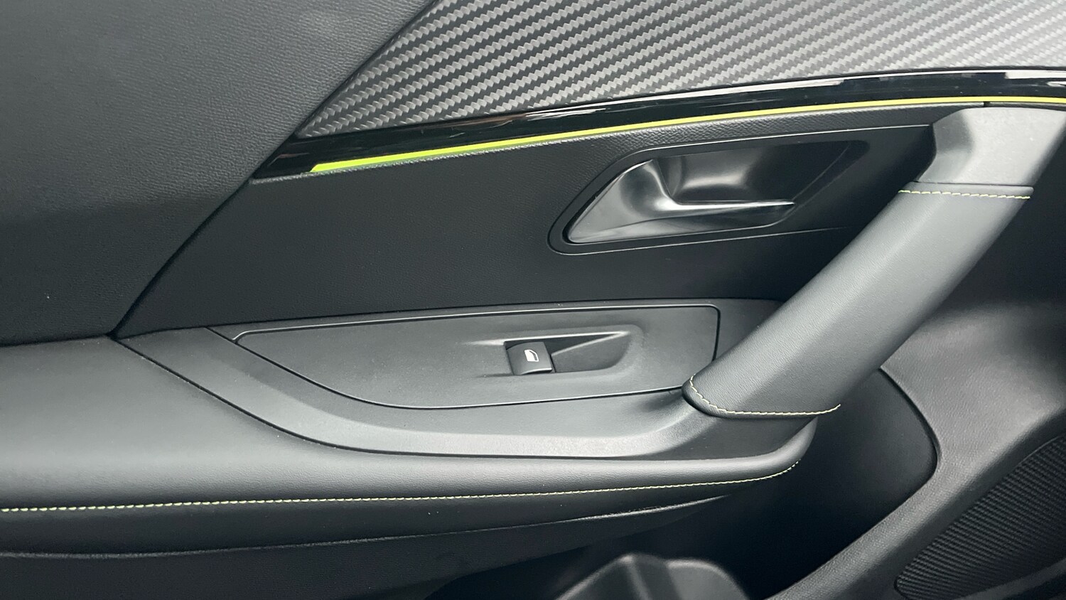 Used Peugeot 2008 2023 for sale - 77412831: Photo 42