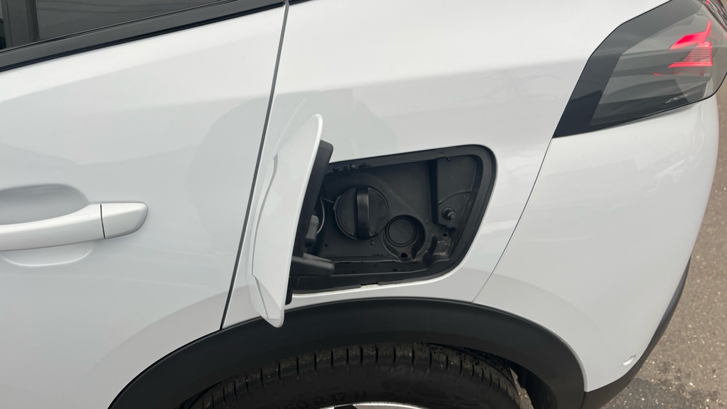 Used Peugeot 2008 2023 for sale - 77412831: Photo 51