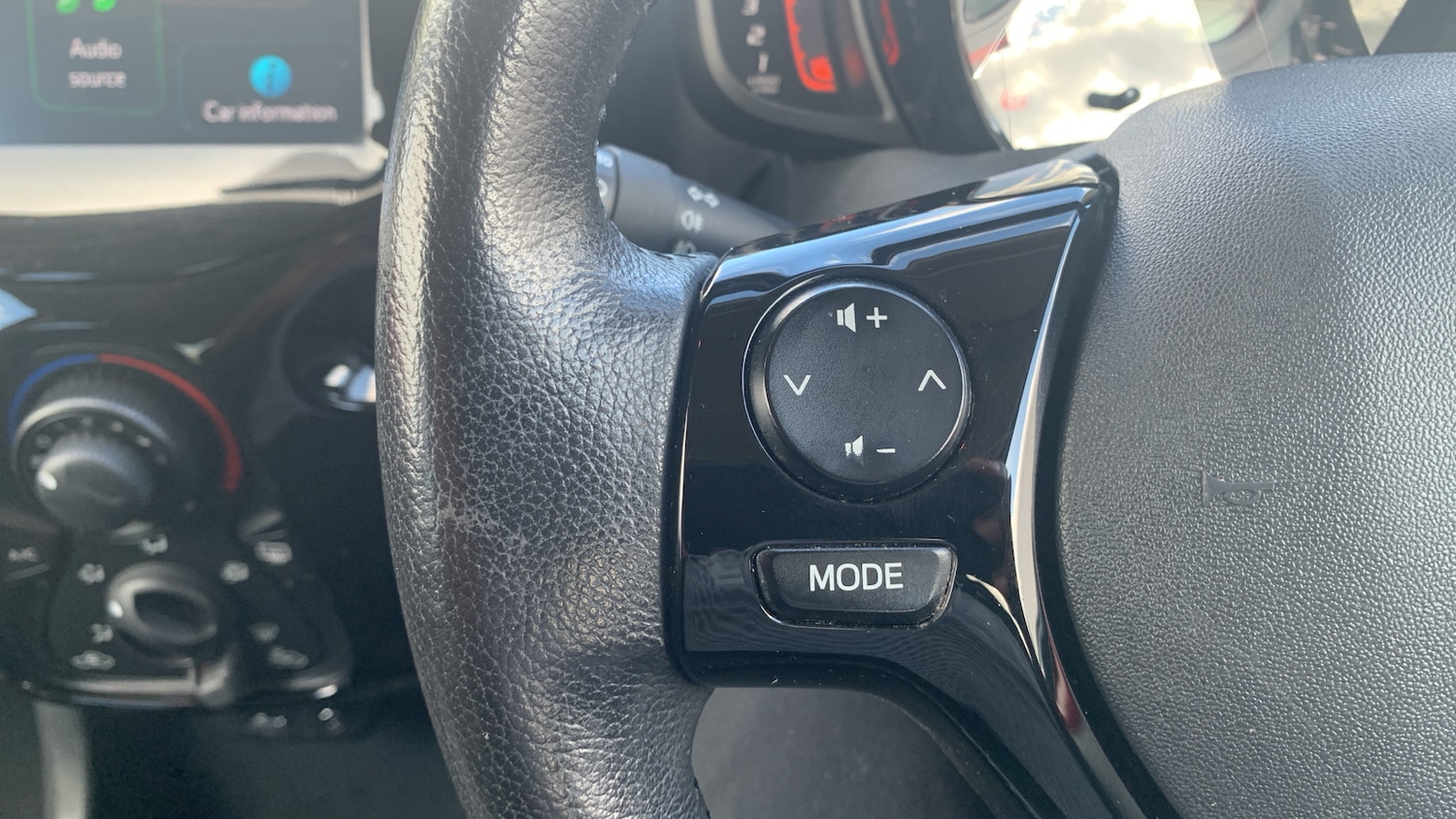 Used Peugeot 108 2021 for sale - 76621432: Photo 23