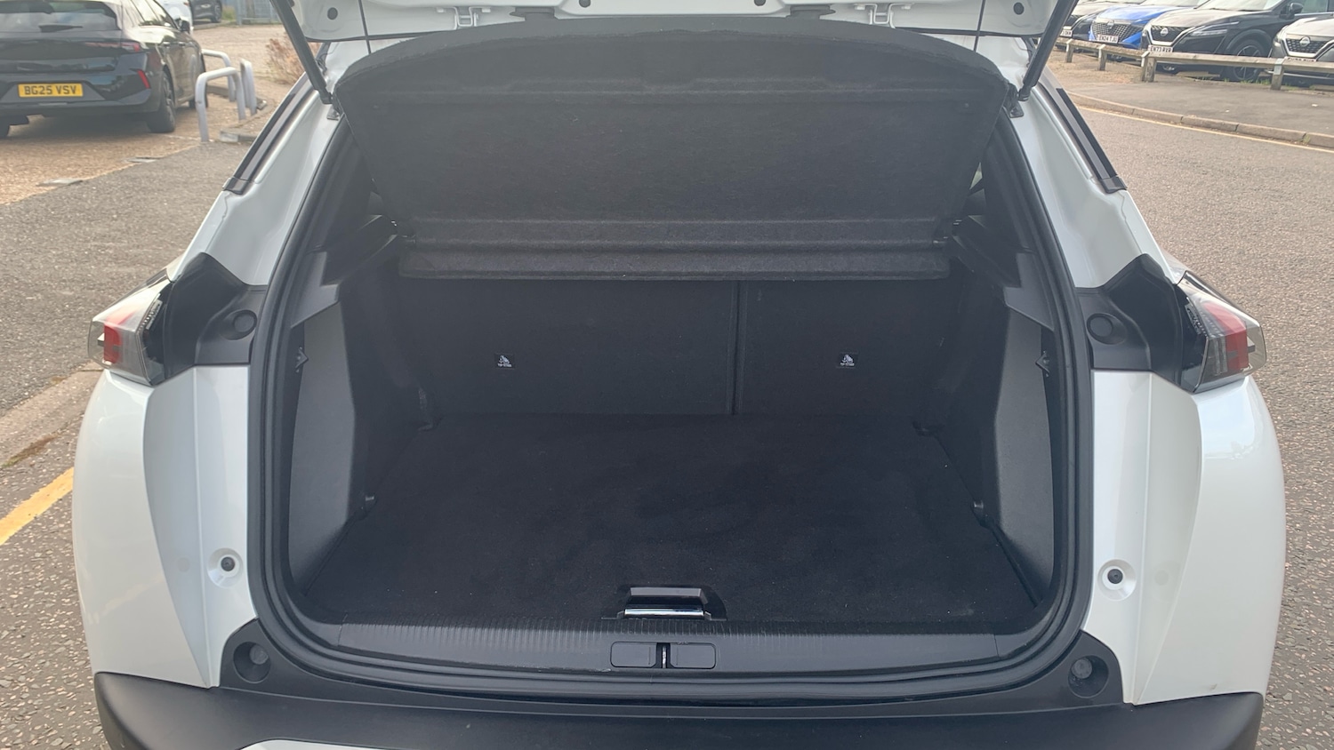 Used Peugeot 2008 2022 for sale - 76621426: Photo 19