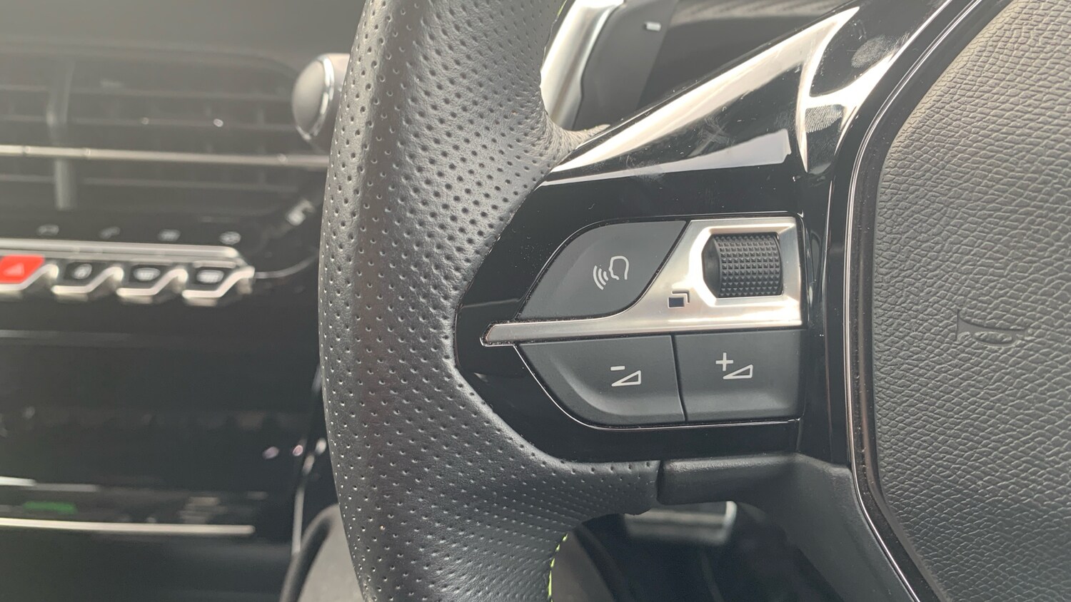 Used Peugeot 2008 2022 for sale - 76621426: Photo 23