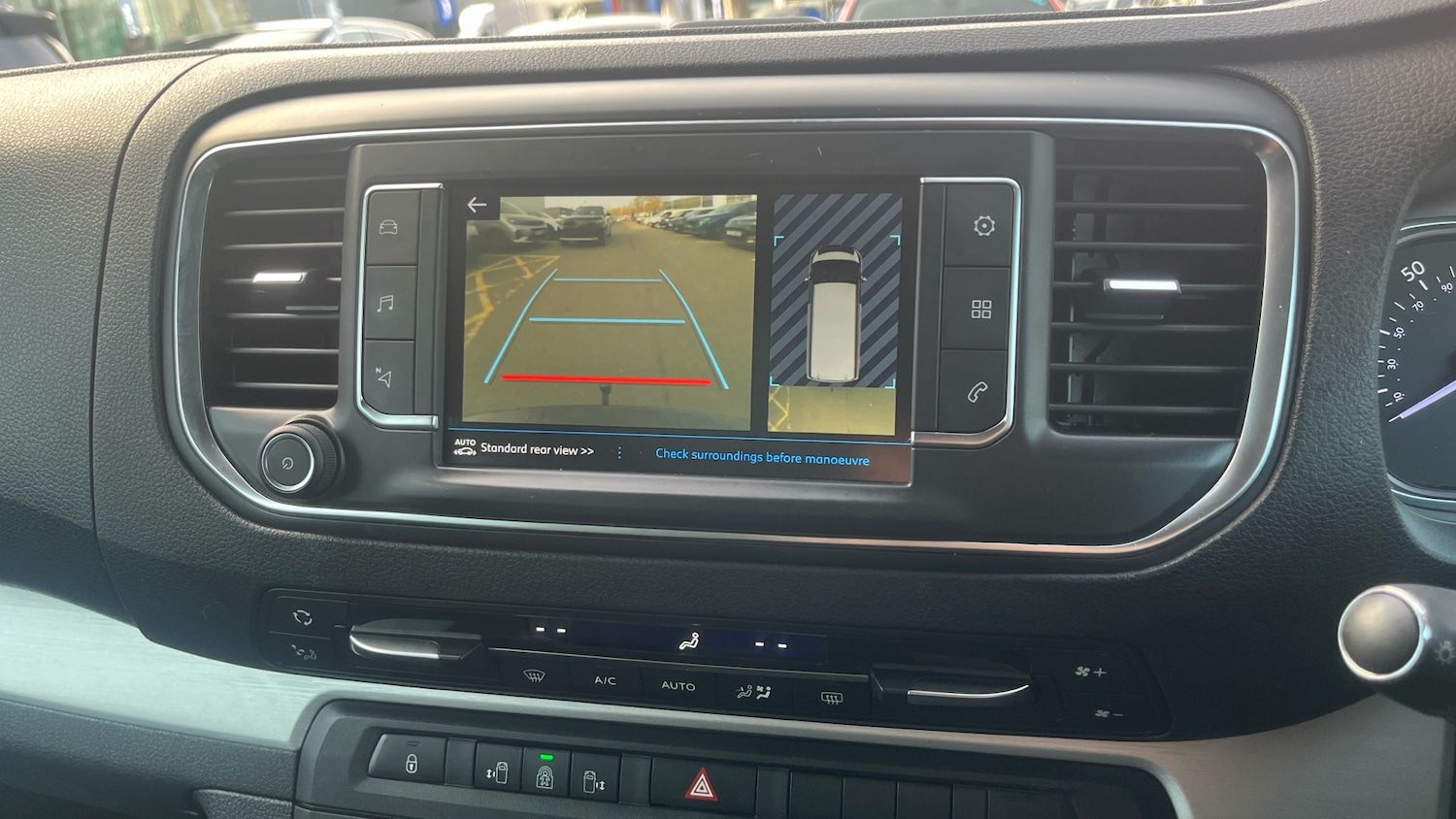 Used Peugeot Traveller 2020 for sale - 77613563: Photo 29