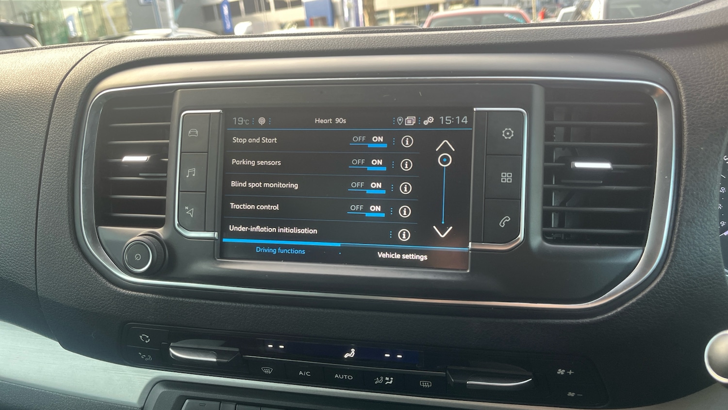 Used Peugeot Traveller 2020 for sale - 77613563: Photo 30