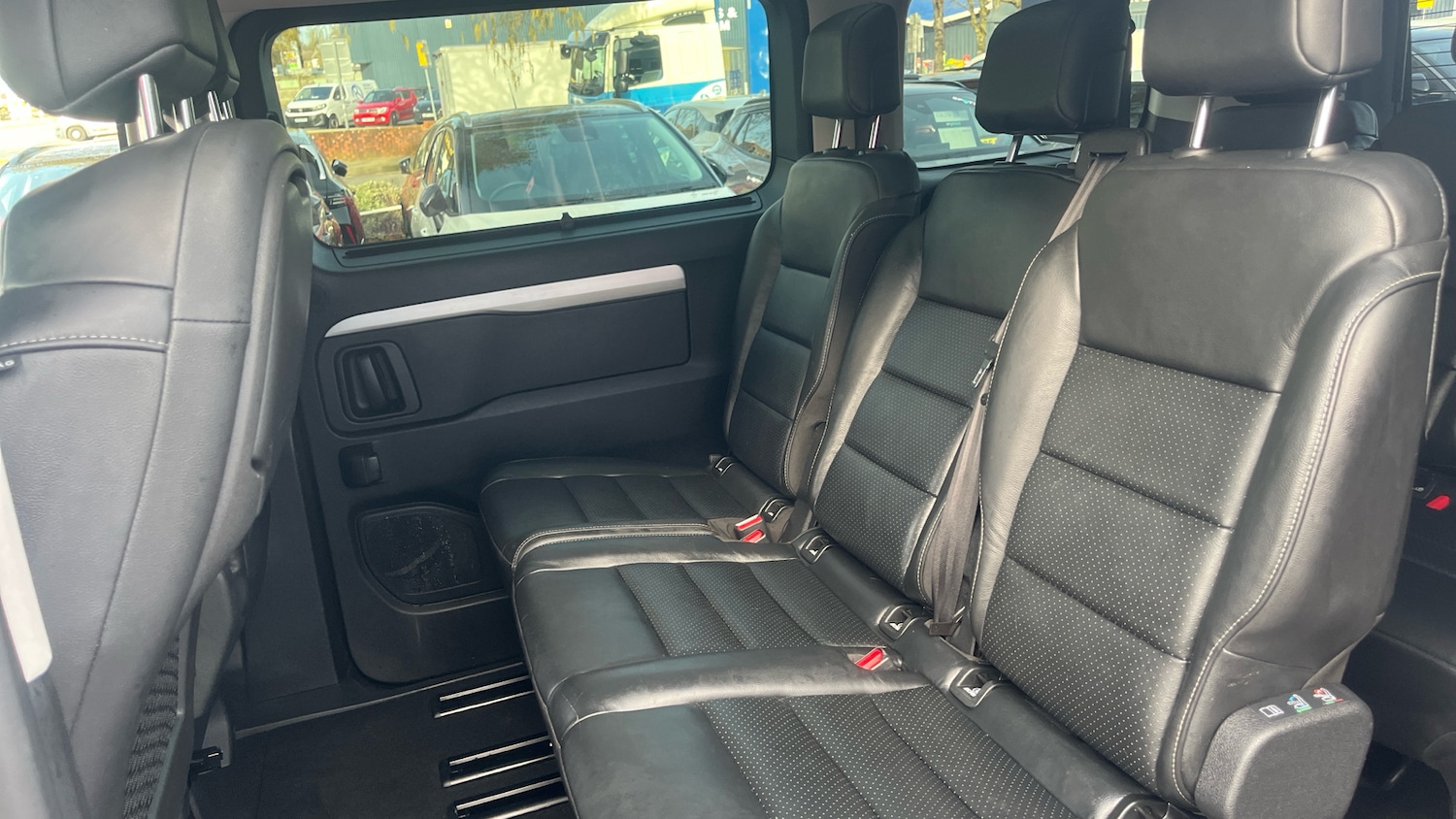 Used Peugeot Traveller 2020 for sale - 77613563: Photo 33