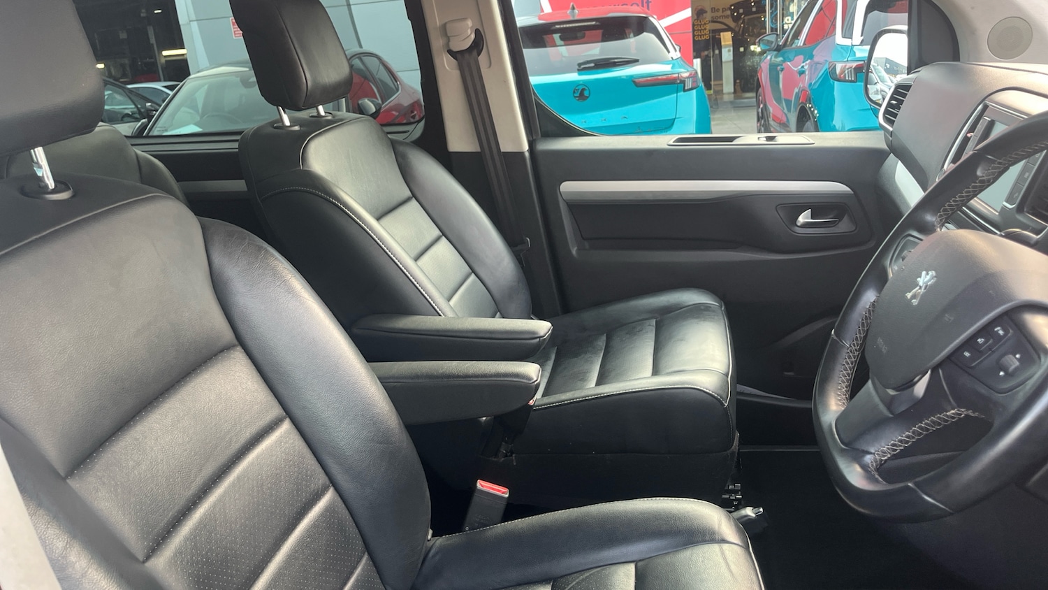 Used Peugeot Traveller 2020 for sale - 77613563: Photo 42