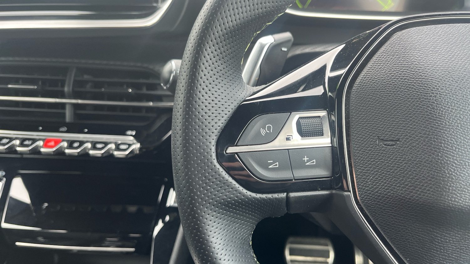 Used Peugeot 2008 2024 for sale - 76574417: Photo 23