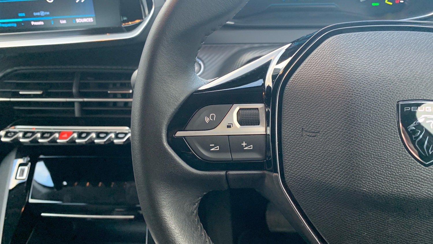 Used Peugeot 208 2024 for sale - 76350359: Photo 23