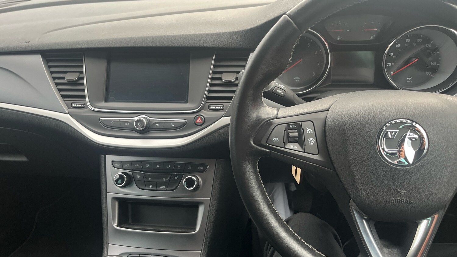 Used Vauxhall Astra 2018 for sale - 77346202: Photo 11