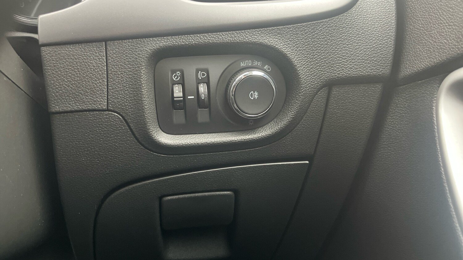 Used Vauxhall Astra 2018 for sale - 77346202: Photo 32