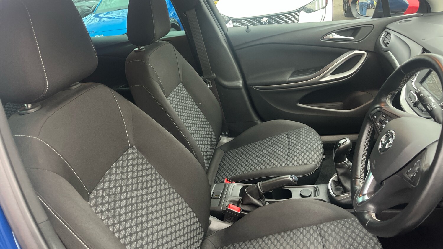 Used Vauxhall Astra 2018 for sale - 77346202: Photo 40