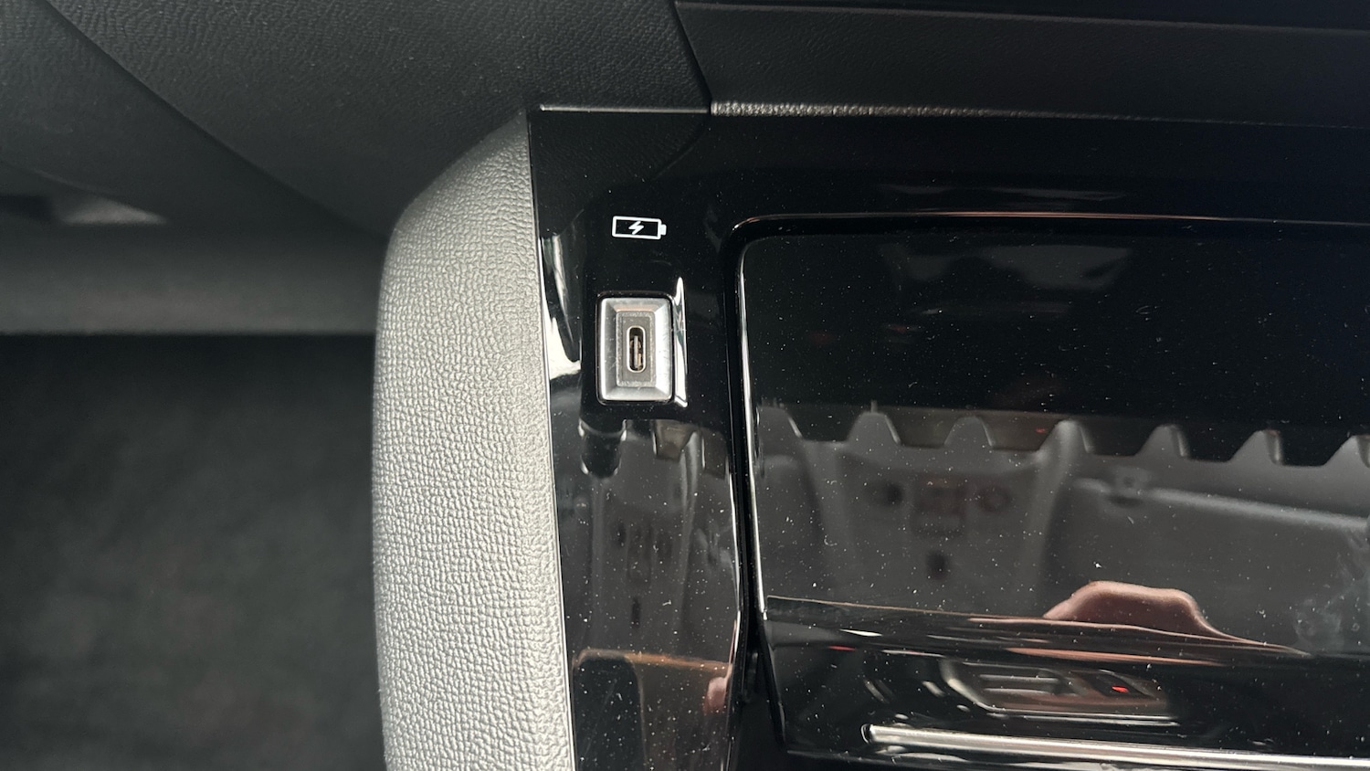 Used Peugeot 208 2024 for sale - 76372219: Photo 44