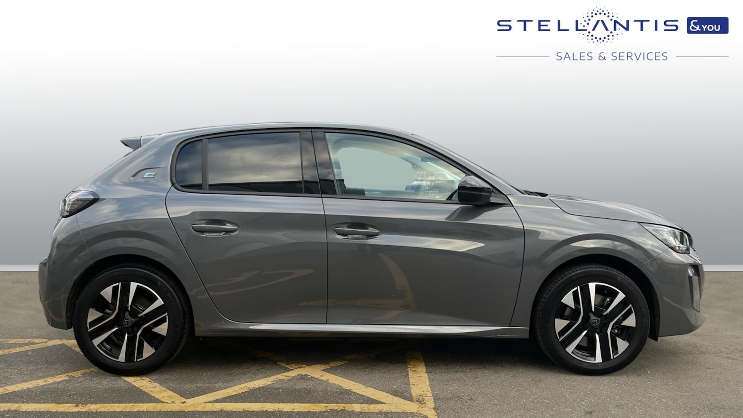 Used Peugeot 208 2023 for sale - 76942823: Photo 2