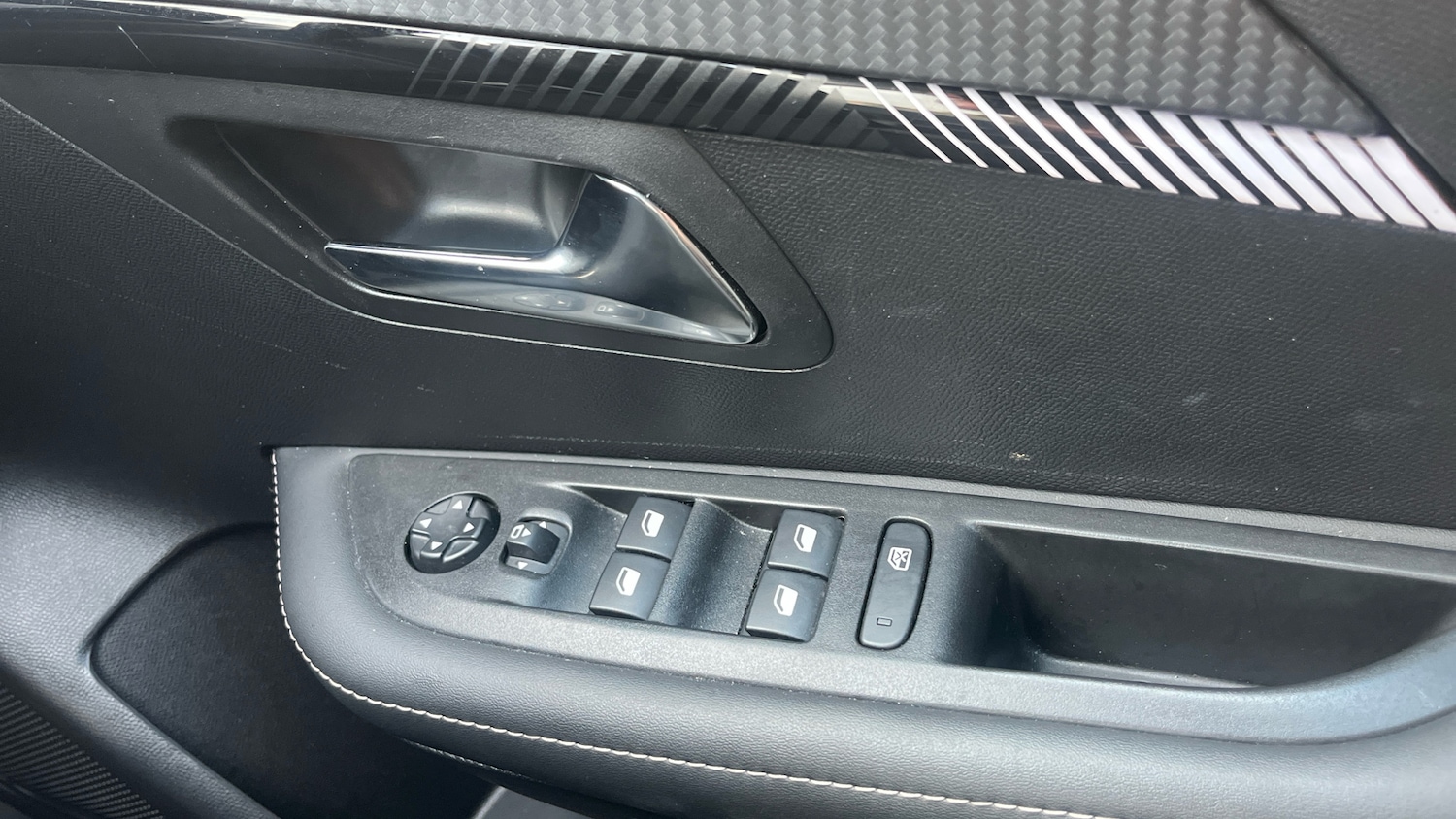 Used Peugeot 208 2023 for sale - 76942823: Photo 22