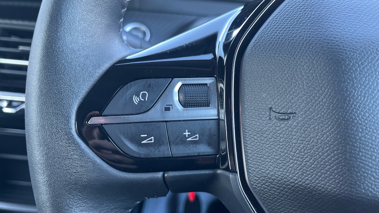 Used Peugeot 208 2022 for sale - 77098814: Photo 24