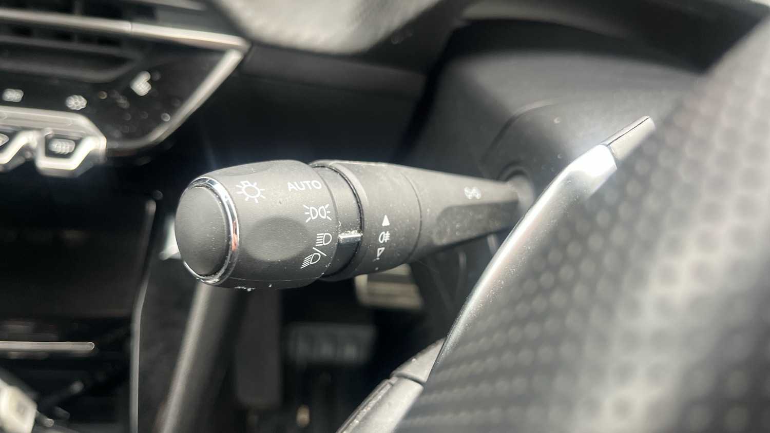 Used Peugeot 2008 2023 for sale - 77388270: Photo 27