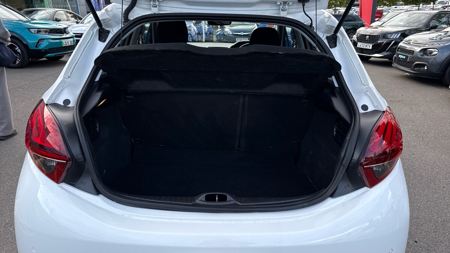 Used Peugeot 208 2019 for sale - 75966340: Photo 19