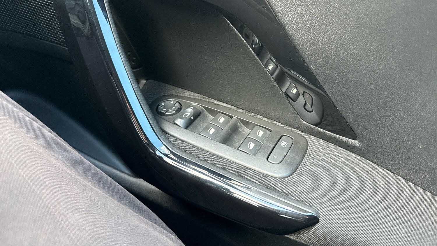 Used Peugeot 208 2019 for sale - 75966340: Photo 22