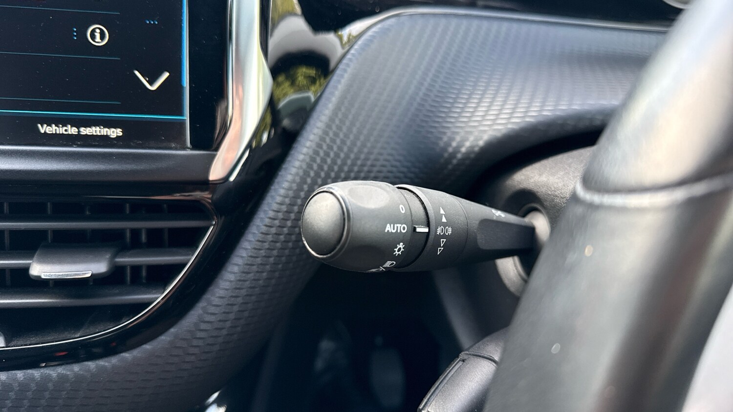 Used Peugeot 208 2019 for sale - 75966340: Photo 27